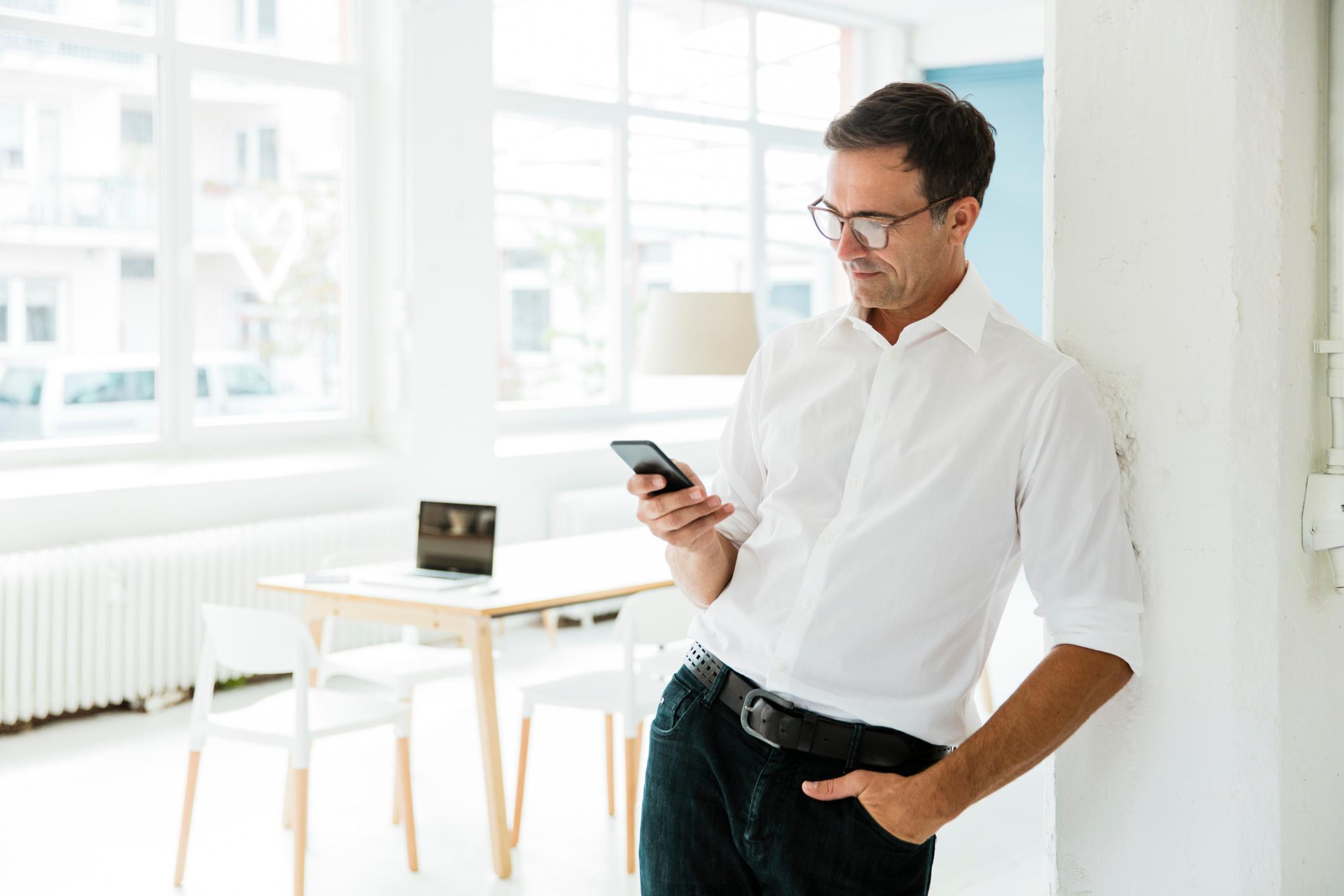 Business Abo | Unternehmensgrösse <h2>Business-Abos für Unternehmen jeder Grösse</h2>
<p>Ob KMU, Team oder Grossunternehmen: Unsere flexiblen Business-Abos lassen sich individuell auf Ihre Anforderungen abstimmen. Wählen Sie zwischen Print & Digital oder Digital only – passend für moderne Arbeitsumgebungen und professionelle Teams.</p>
<h3>Ihre Vorteile</h3>
<p>Im Business-Abo profitieren Sie von:</p>
<ul>
<li>Portofreier Lieferung der gedruckten BILANZ-Ausgaben</li>
<li>Unlimitiertem Zugriff auf alle Premium-Inhalte auf <span style="color: #d51130;">bilanz.ch</span></li>
<li>Digitalem Zugriff auf das BILANZ-E-Paper</li>
</ul>